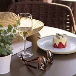 La Diligence Hotel